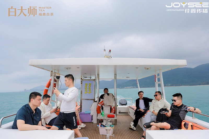 游艇2.jpg 游艇2.jpg