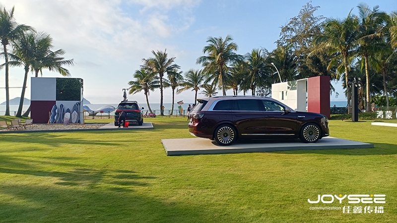 大草坪2.jpg 大草坪2.jpg